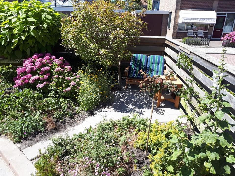 B&B De Blauwe Tulp Noord-Scharwoude Exteriör bild