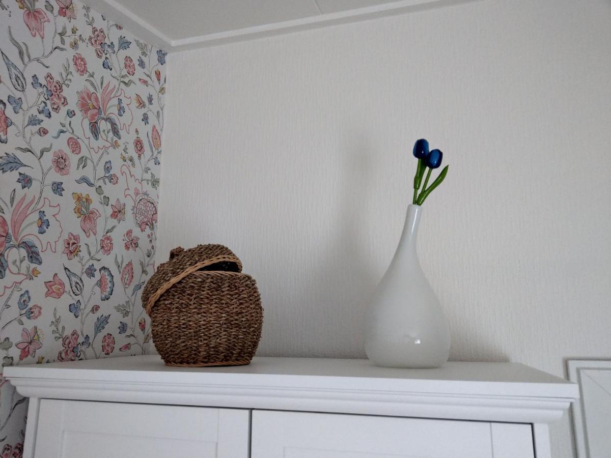 B&B De Blauwe Tulp Noord-Scharwoude Exteriör bild